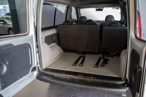 Imagen 4 de 19 de Renault Kangoo Confort 5 Asientos 2015 Dci Osn