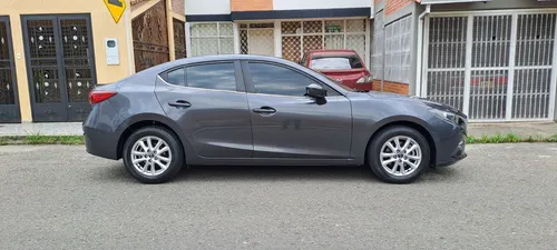 Mazda 3 2.0 Touring