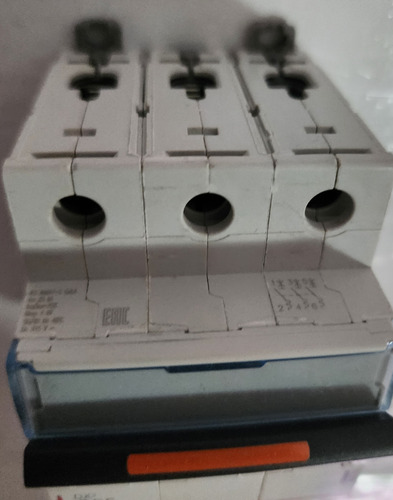 Interruptor Automatico 3p 25a Curva C 25ka Legrand Rf 409783