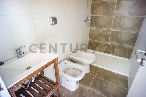 Venta Dpto Dos Dorm. Pichincha Con Jardín Y Piscina Exclusiva