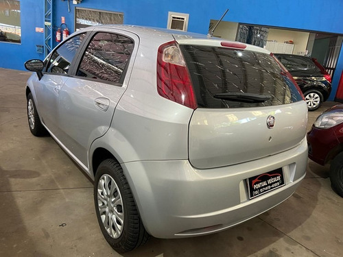 Imagem 4 de 8 de Fiat Punto 1.4 Attractive 8v Flex 4p Manual