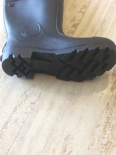 Bota Impermeable 100% Pvc Caña Alta Con Puntera Color Negro.