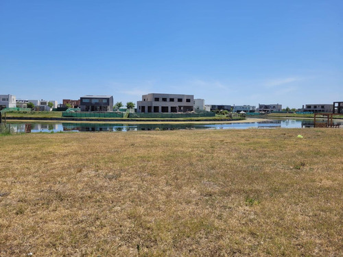 Lote Al Lago Central - Barrio Muelles - Puertos De Escobar