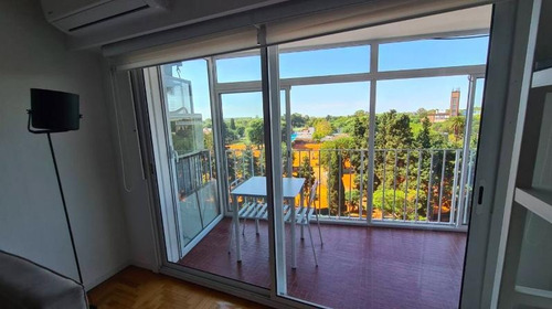 Departamento 3 Ambientes Sobre Av Libertador Vista A Los Clubes Y Al Río.