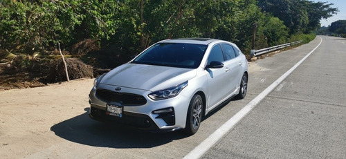 Imagen 1 de 8 de Kia Forte 2.0 Hb Gt At Doble Embrague 2019