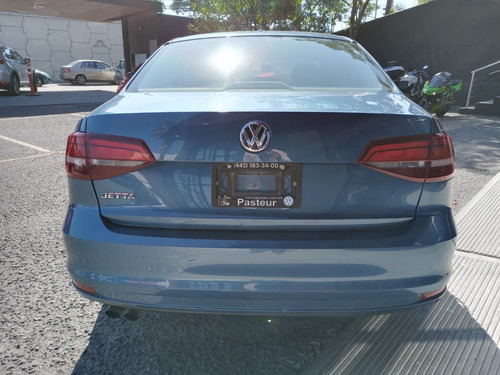 Imagen 8 de 13 de Volkswagen Jetta Trendline 2622