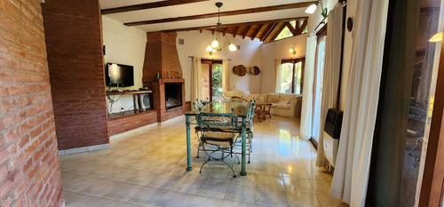 Chalet Tradicional 5 Amb En Costa Del Este