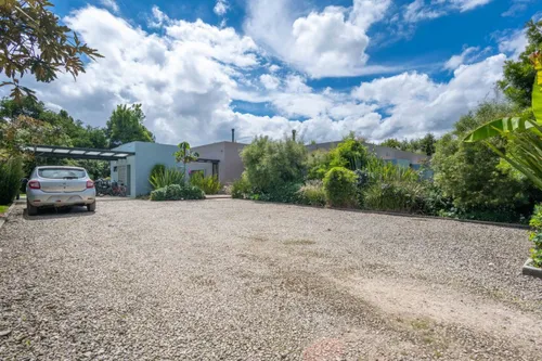 Casa En Venta En Canelon. Cod V5883