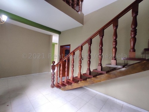 Imagen 8 de 15 de Casa En Venta Barrio Sucre Maracay Nv