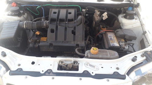 Imagem 15 de 15 de Fiat Strada 1.4 Fire Flex 2p 2011