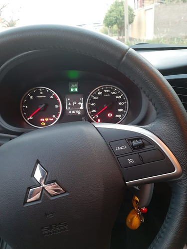L200 Triton Hpe 2.4 (4x4) - 2019 - Extremamente Nova !!!