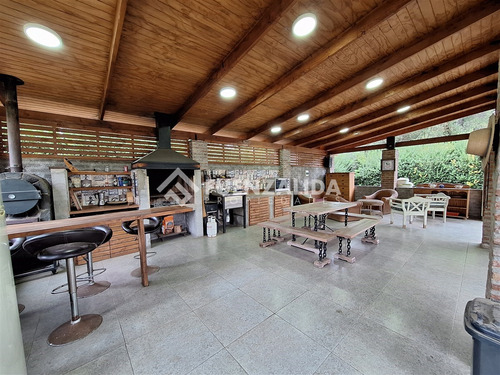 Casa En Venta De 4 Dorm. En Peñaflor