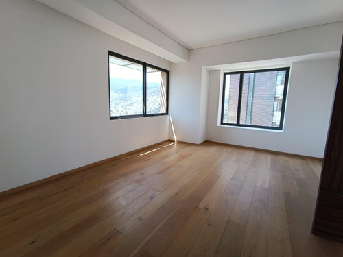 Lujoso Penthouse En Venta En Olivar De Los Padres