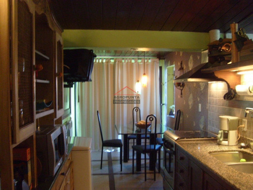 Casa En Pinares, 5 Dormitorios *- Ref: 3545