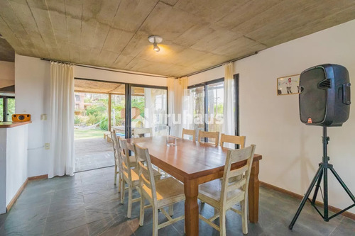 Venta Casa Cinco Dormitorio Montoya