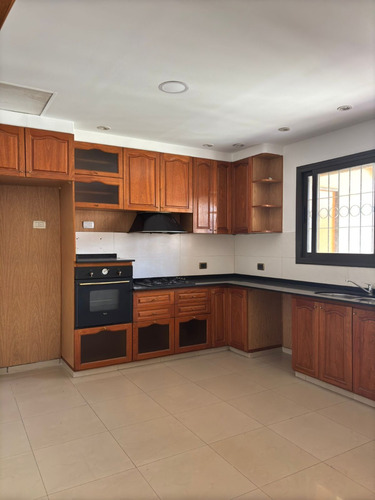 Departamento En Venta. Barrio Maipu.
