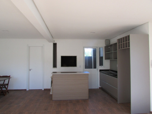 Imagem 17 de 29 de Casa Em Condomínio Para Aluguel, 2 Quartos, 1 Vaga, Ponta Grossa - Porto Alegre/rs - 2655