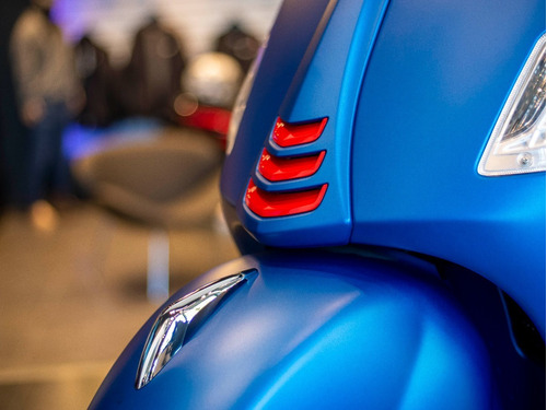 Imagen 24 de 25 de Vespa Gts 300 Super Sport Azul Mate Entrega Inmediata