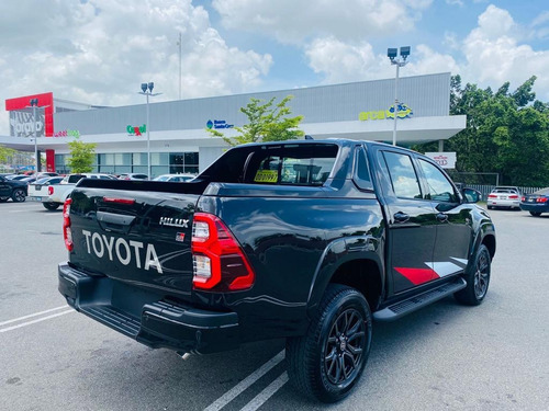 Imagen 6 de 13 de Toyota Hilux 2023