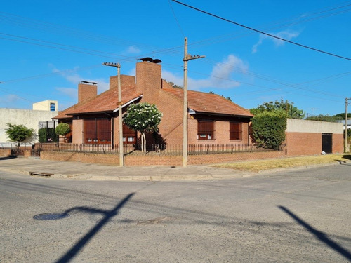 Imagen 4 de 30 de Chalet Impecable Estado Y Calidad De Construcción