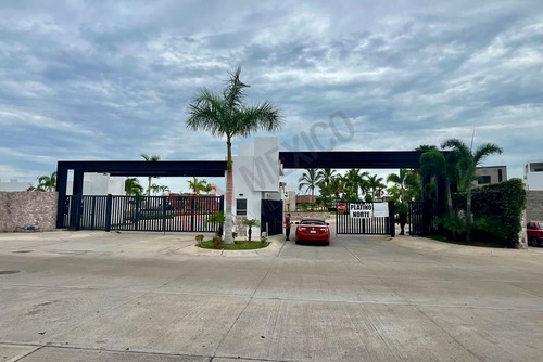 Terreno En Venta En Privada Coto Platino Norte Con Alberca, Casa Club, Areas Deportivas Con Segur...
