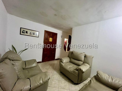 Daniela Linarez Vende Casas Comoda Con Facil Acceso Y Buena Ubicacion De Cabudare Cerca De Todo Con Seguridad Las 24 Horas Y Todos Los Servicios Básicos