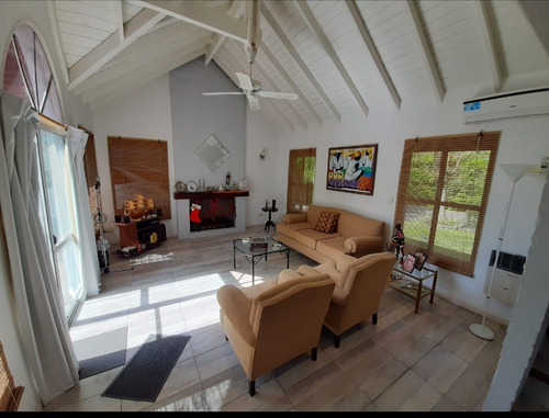 Casa Con Amarra Propia -