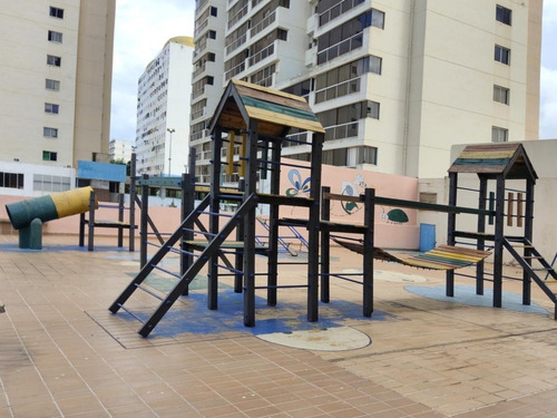 Imagen 23 de 30 de Vendo Apartamento 81 M2, 2h, 2b, 1 Pto Catia La Mar, Vargas