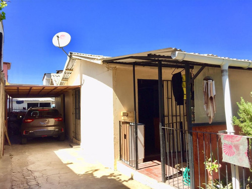 Casa En Venta De 3 Dorm. En San Joaquín