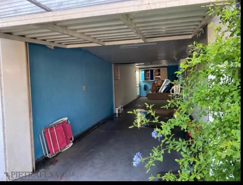Casa En Venta, 4 Dormitorios, 3 Baños, Fondo Con Parrillero, Garaje, Av Gral Rivera, Malvin