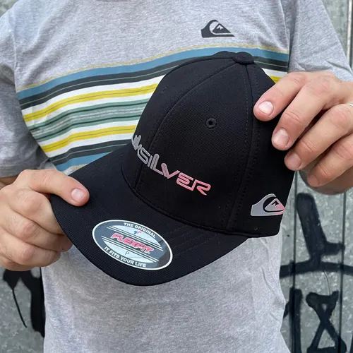 Boné Quiksilver Flexfit Gradient New Wave Preto Juvenil P