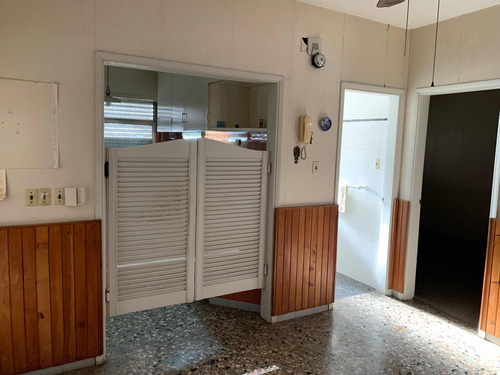 Propiedad Unica! Pleno Centro De Lezica, Galpon Y Barbacoa !
