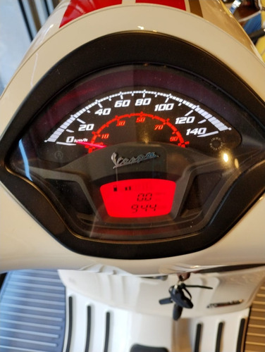 Imagen 12 de 21 de Vespa Gts 300 Racing Sixties Reserva Ya ..!!