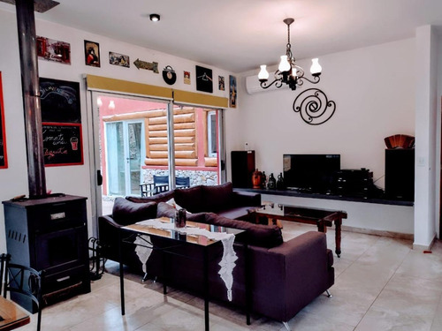 Casa En Venta - 4 Dormitorios 2 Baños - 950mts2 - Senderos Iii, Costa Esmeralda