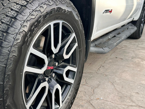 GMC Sierra 5.3 V8 At4