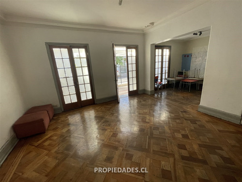 Oficina Para Institución O Empresa En Venta En Providencia.