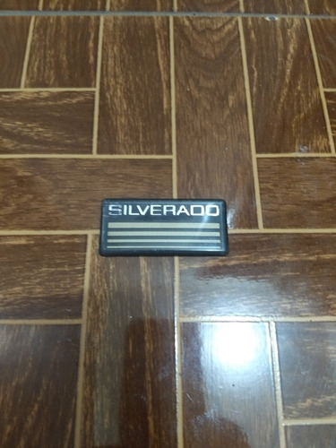 Emblema Silverado Lateral Original (Usado)