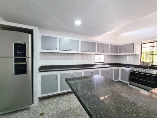 Imagen 5 de 15 de Casa En Venta En Quintas De Naguanagua(remodelada)