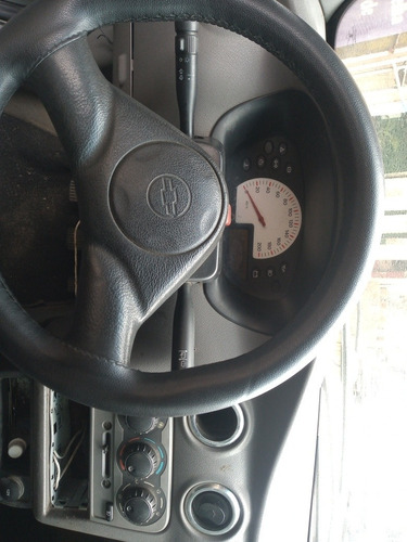Imagem 2 de 6 de Chevrolet Celta 2001 1.0 3p