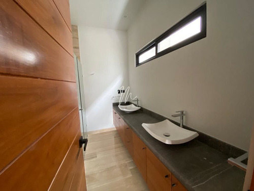 Imagen 14 de 24 de Casa En Venta En Lagos Del Sol, En Cancún