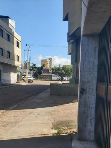 Imagen 4 de 14 de Alquila Local Comercial De 110m² Pb Puerto La Cruz