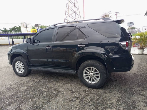 Imagen 5 de 16 de Toyota Fortuner Sr