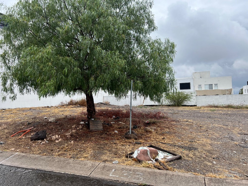 Hermoso Lote Terreno Regular Completamente Plano Propio Para Construir La Casa De Tus Sueños Dentro De Fraccionamiento Privado Real De Juriquilla.
