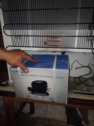 Imagen 3 de 10 de Servicio Técnico De Heladeras , Carga De Gas , Reparacion