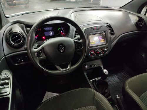 Imagen 11 de 15 de Renault Captur 1.6 Life 2019