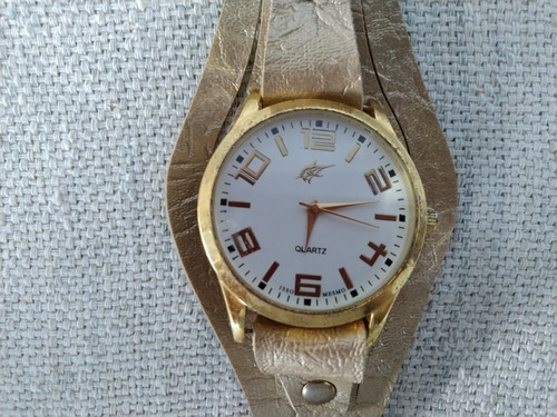 Relógio De Pulso Feminino Quartz Pulseira Couro Dourado 4116