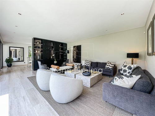Vende Casa Impecable En Golf De Manquehue En Lo Barnechea