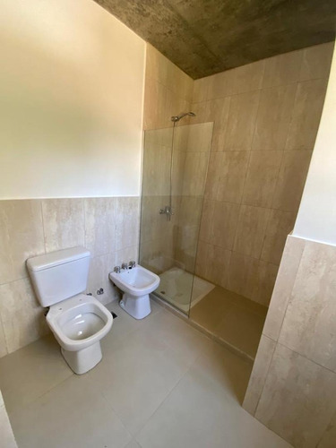 Imagen 13 de 14 de Casa Ph A Estrenar En Barrio Cinco Esquinas