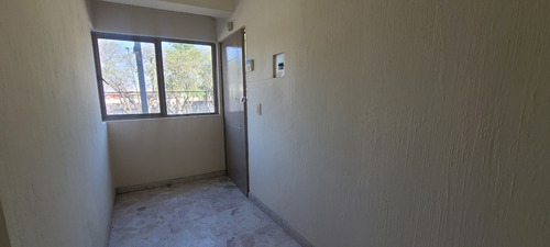 Edificio En Venta O Renta A Un Costado De La Unidad Deportiva De Av. Lazaro Cardenas