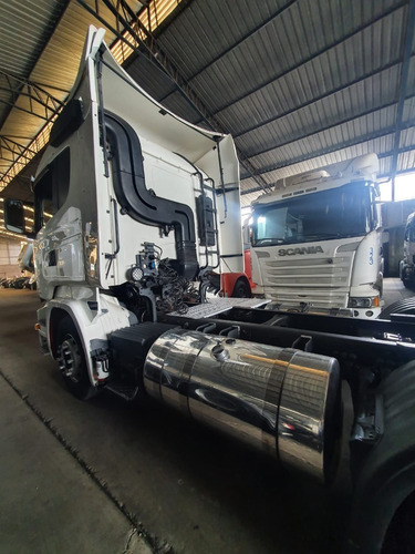 Imagem 4 de 11 de Scania R440 6x2 2013